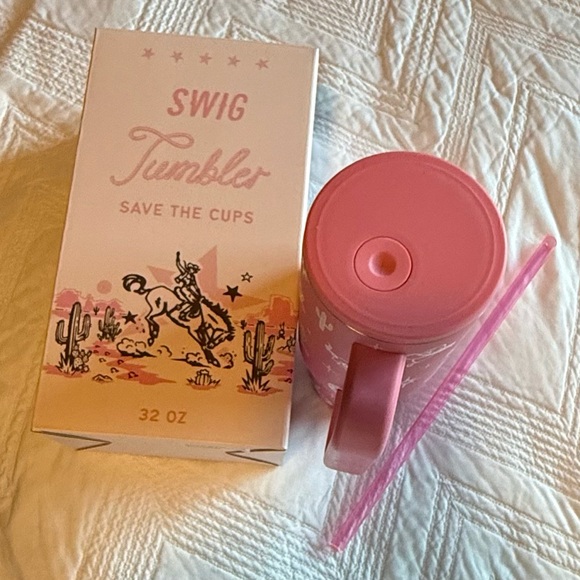 Very Limited Brand New Western Save The Cups Swig Pink 32 Oz Tumbler with Straw - Picture 7 of 7